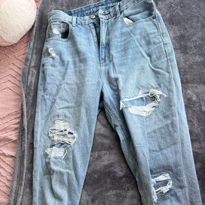 American eagle size 4 women mom jeans (never worn)